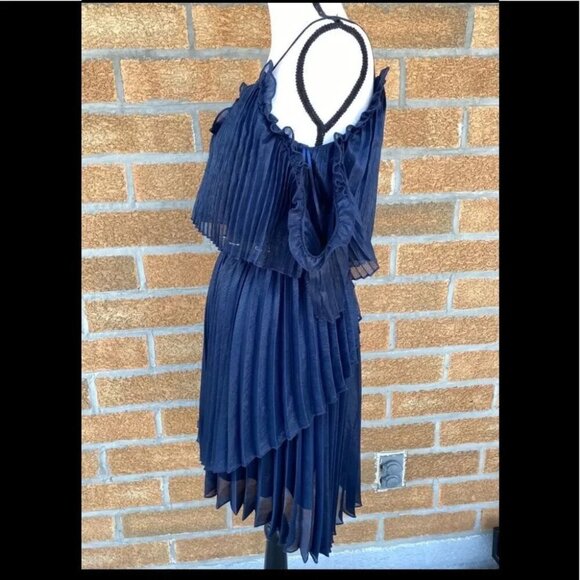 La Maison Talulah Pleated Wonder belted size xs - Picture 8 of 12